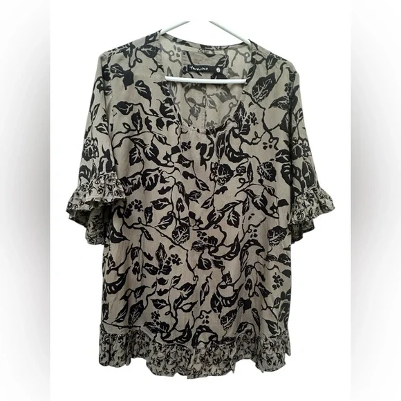 ✨ Tara Vao Flowy Top with ruffles made in Bali in large - Picture 13 of 17